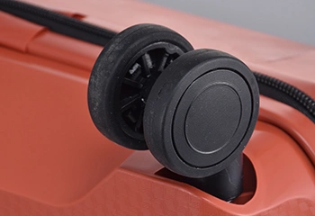 Dual 360° Spinner Wheels